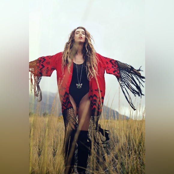 SPELL | Vintage Opium Fringe Tassel Kimono Red + Black - Picture 2 of 11